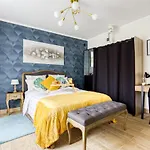 Apartament Rer C A 4 Minutes A Pieds Chateau De 15 Minutes A Pied