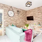 Apartament Rer C A 4 Minutes A Pieds Chateau De 15 Minutes A Pied Wersal