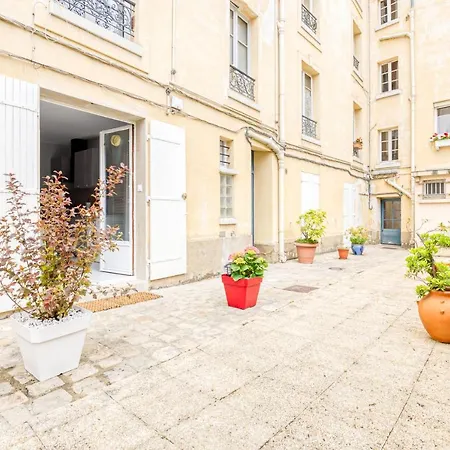 Rer C A 4 Minutes A Pieds Chateau De 15 Minutes A Pied Apartment Versailles